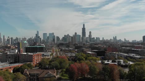 Toma-Aérea-Panorámica-Del-Horizonte-De-Chicago