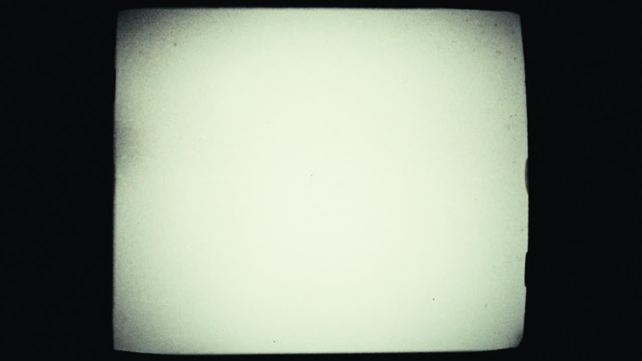 pantalla de televisión en blanco