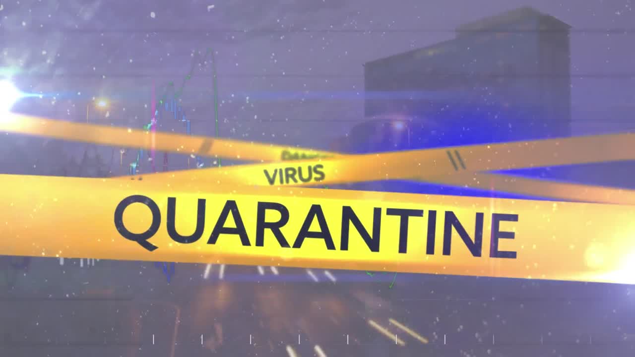 cintas amarillas de la policía con peligro, virus y texto de cuarentena contra el paisaje urbano nocturno
