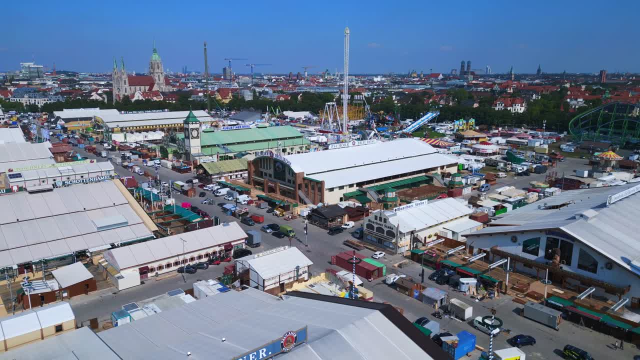 테레시엔비에스 10월 축제, 개막 전  ⁇ 은 날
