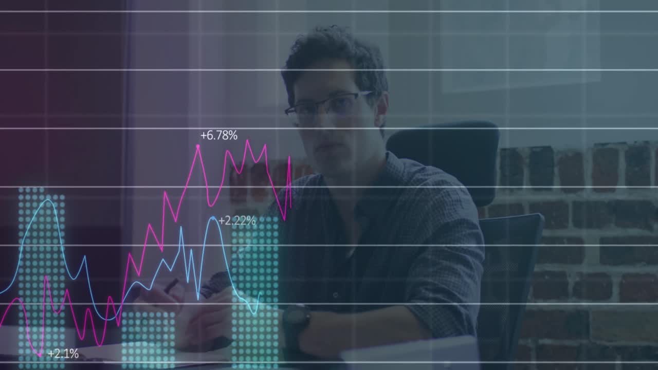 animación del procesamiento de datos financieros sobre el empresario en el cargo