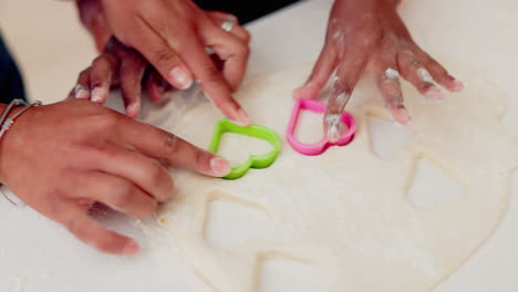 Cookies,-heart-and-hands-of-mother