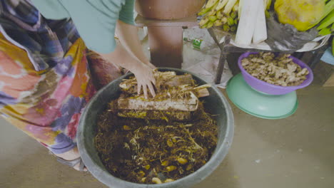 general shot, sale of worms, amazon, ecuador