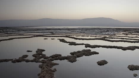 salinas marinas muertas al amanecer o al atardecer