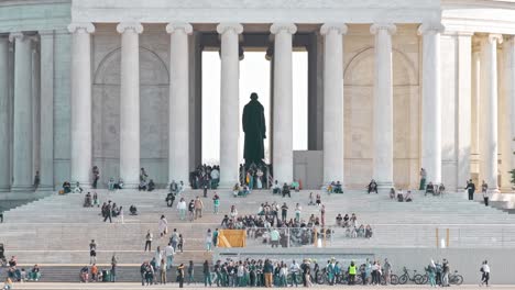 people at the thomas jefferson memorial in washington dc