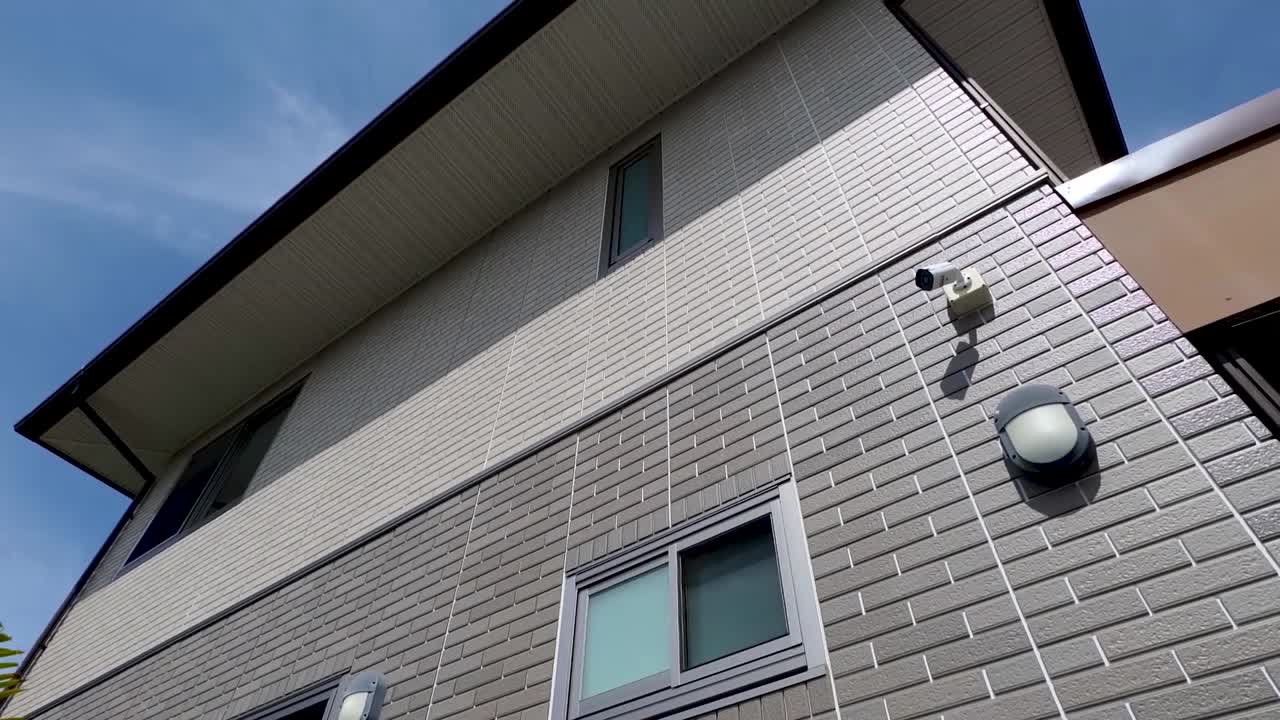 깨하고 새로운 현대적인 집 외관 디자인