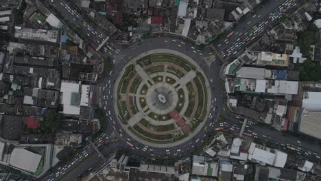 vuela sobre wong wain yai, la carretera de la gran sección de la cruz en bangkok