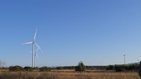 Parque-Eólico-En-Cerdeña,-Italia