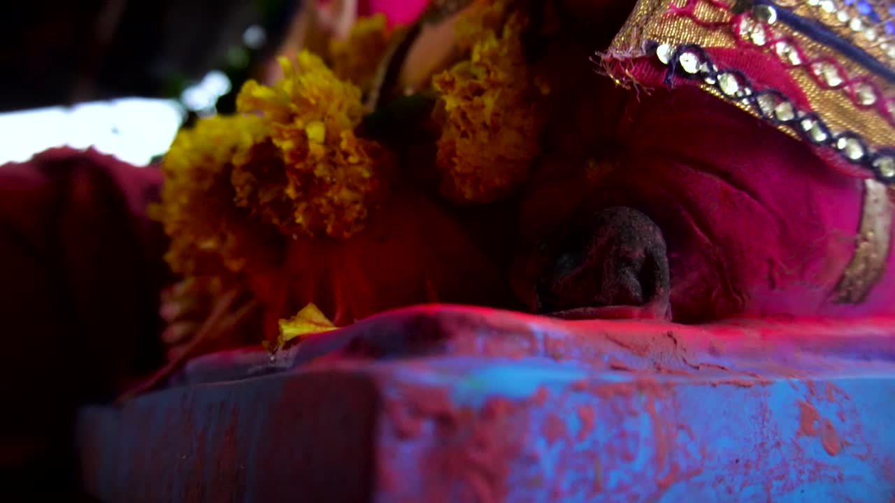 señor ganesha en visarjan en el festival ganesh de la india