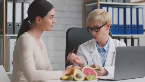 doctor discussing healthy eating with patient