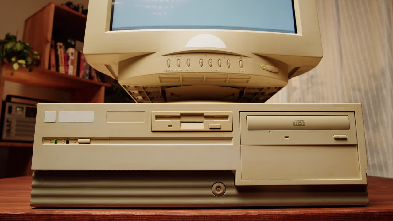 вставление дискеты в старый компьютер