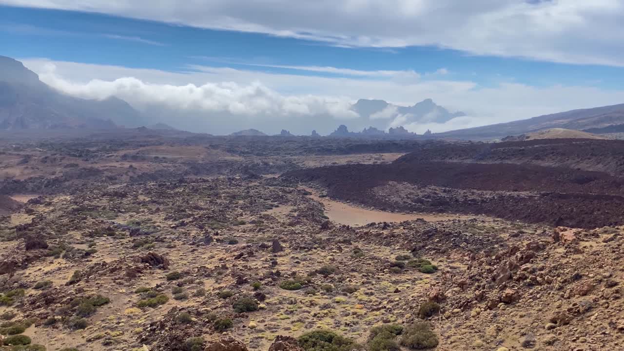 vista nebulosa desde el mirador en el sendero de rocas de garcia en el parque nacional de tiede