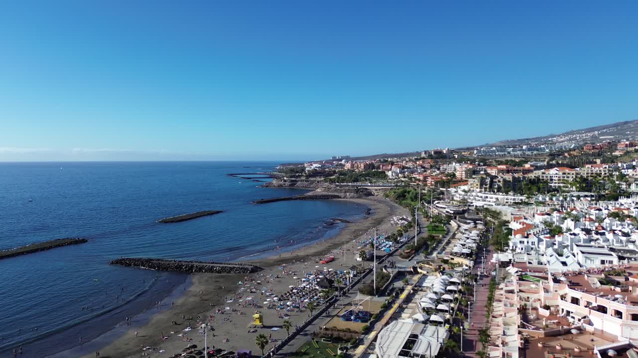 Playa de Fañabé aérea, destino vacacional en Costa Adeje, Islas Canarias, España