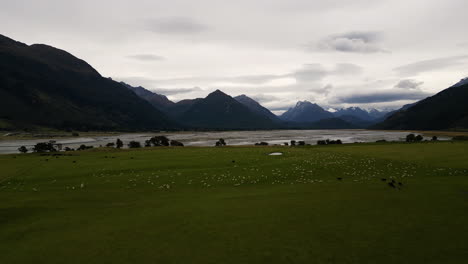 Land-of-lakes-and-mountain-in-New-Zealand,-aerial-drone-forward-view