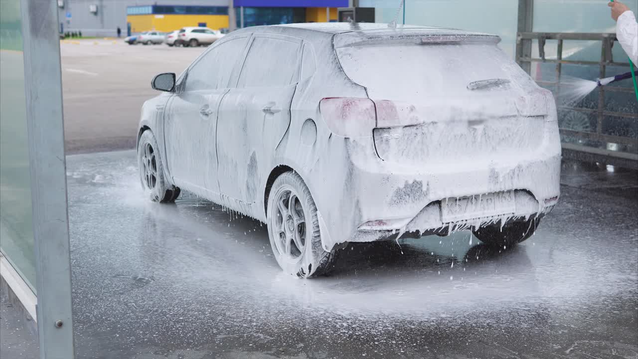 진행 중인 자동차 세탁