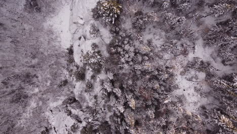 Cascada-Congelada-De-Hielo-En-Canadá