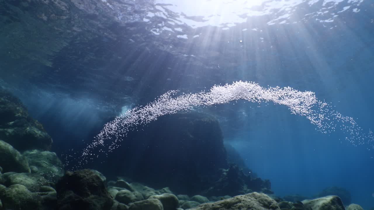 anillo de burbujas bajo el agua paisaje oceánico horizontal de burbullas para texturas de fondo