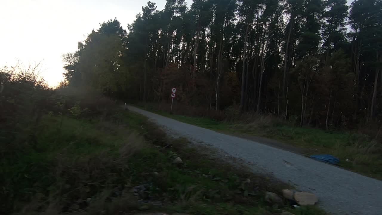 시골을 운전하다