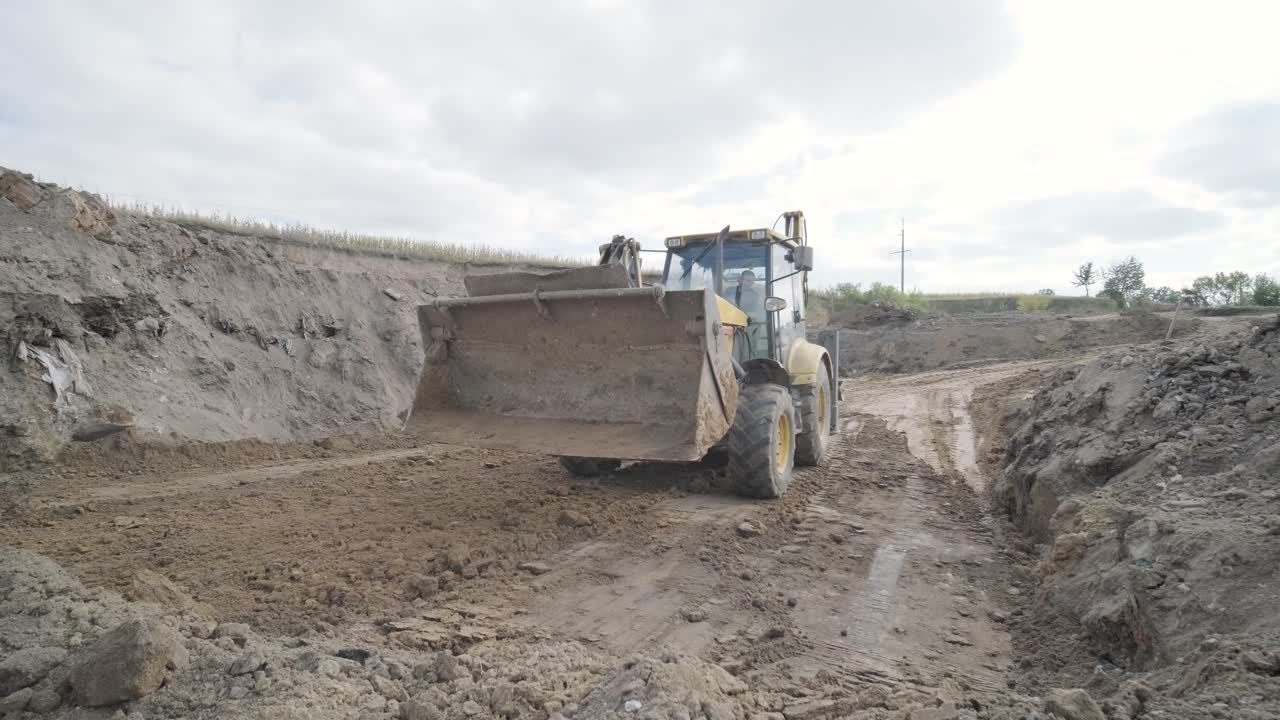 trabajos de excavación con tractores, compactación del suelo