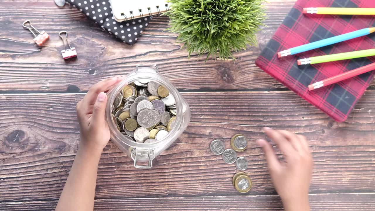 dinero de ahorro para niños