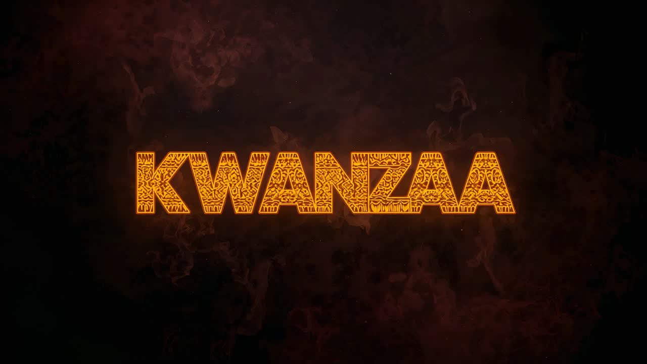 Animera KWANZAA-bokstäver som visar mönster och orange sken på rökig bakgrund för semesteröppnare
