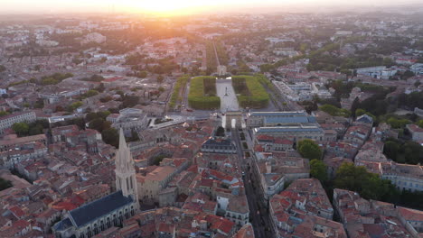 Ecusson-Montpellier-Große-Luftaufnahme-Peyrou-Park-Während-Des-Sonnenuntergangs-Saint-Anne