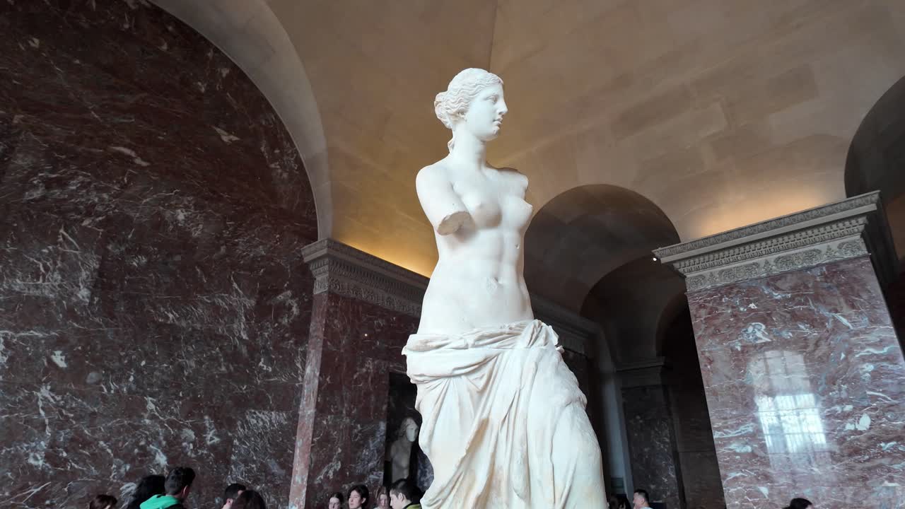 Closeup venus de milo, Louvre, Paris.
