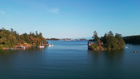 A-drone-shot-overlooking-the-beautiful-ocean-of-View-Royal,-Victoria,-Canada