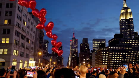 heart balloons in nyc at night