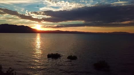 vuelo de aviones no tripulados sobre el lago tahoe