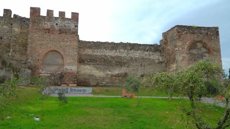 Acropolis-Walls-in-Thessaloniki-of-northern-part-of-the-walls-adjoins-the-acropolis-of-the-city,-which-formed-a-separate-fortified-enceinte