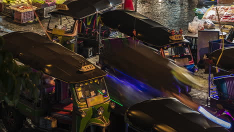 Commercial-4K-time-lapse-of-Khlong-Toei-Market,-Bangkok-with-HyperZoom