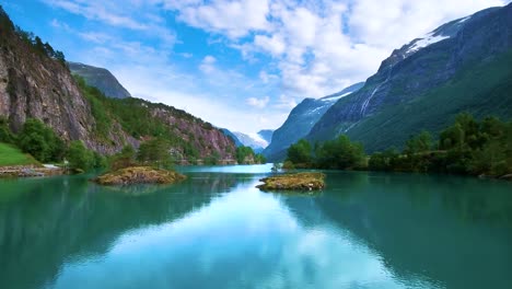 lovatnet see schöne natur norwegen.