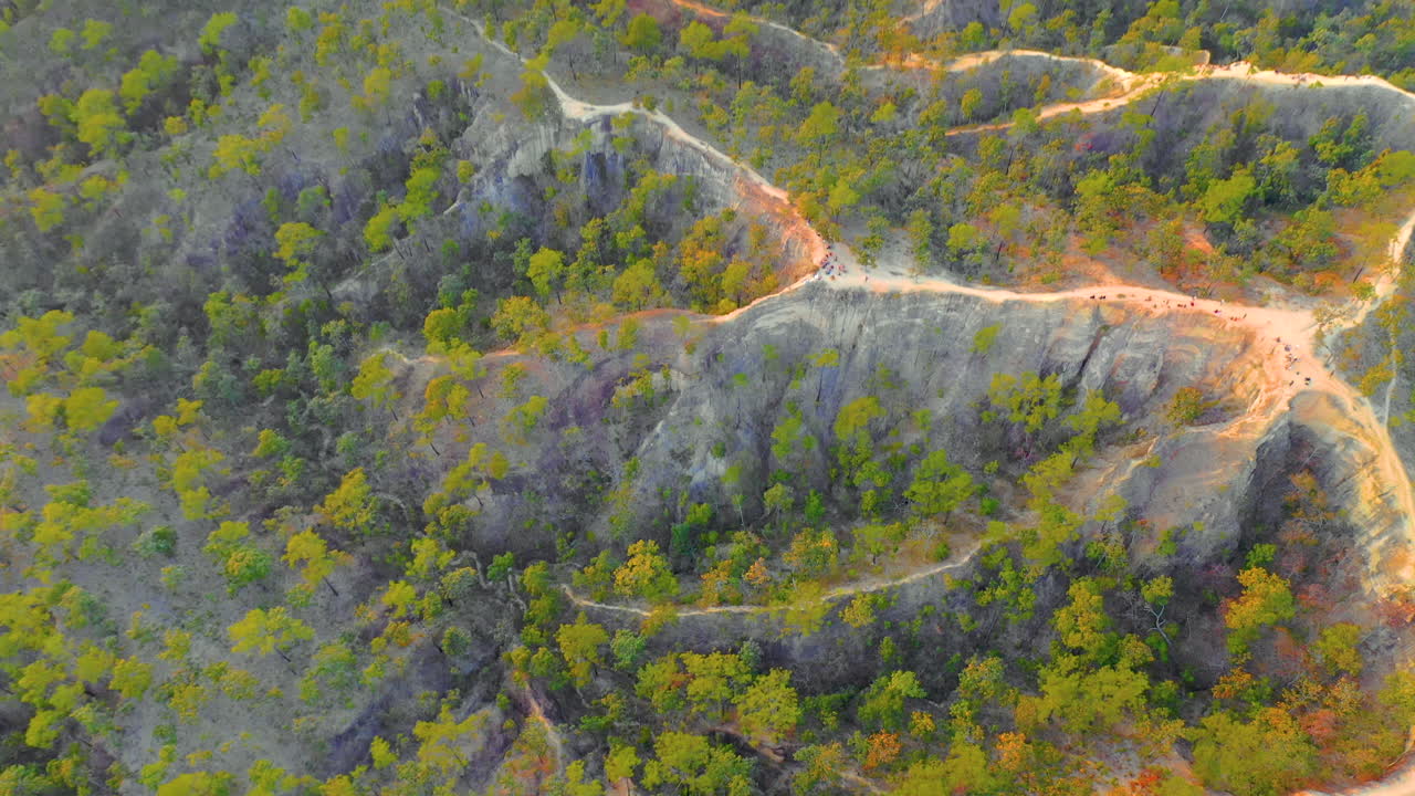 vista aérea del paisaje alrededor de pai, tailandia