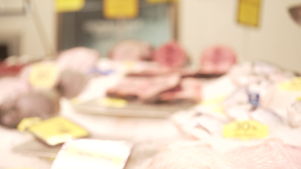 exhibición de pescado fresco en un mercado