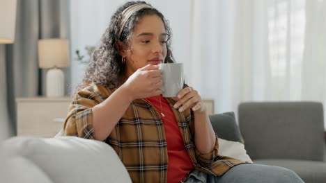 Mujer,-Té-O-Oler-Y-Beber-Con-Una-Sonrisa