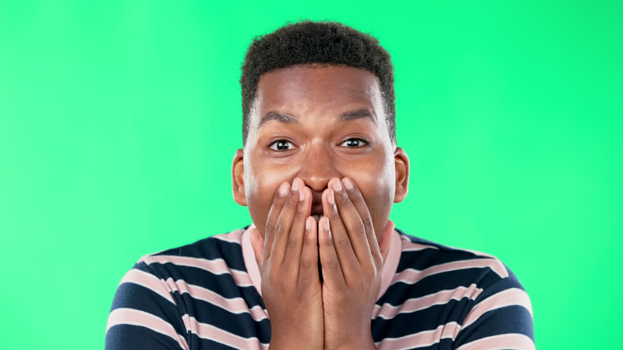 sorpresa, conmocionado y retrato de hombre negro