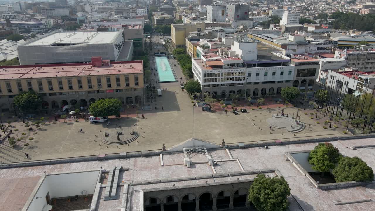 primer plano de la histórica catedral católica en guadalajara, méxico