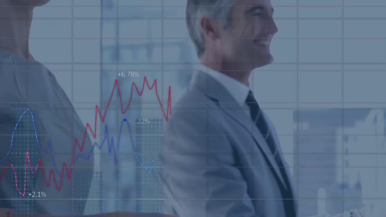 animación del procesamiento de datos financieros sobre el apretón de manos de un hombre de negocios