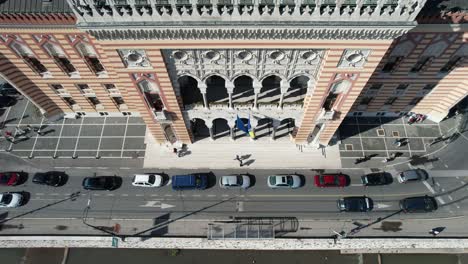 Vista-De-Drone-De-La-Biblioteca-Nacional-De-Sarajevo