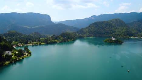 Slovenia-Beautiful-Nature---resort-Lake-Bled.