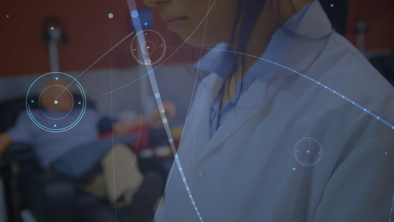 animación de una red de conexiones sobre una científica biracial en un laboratorio