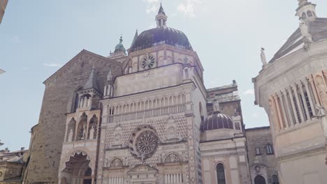 Vista-Exterior-De-La-Capilla-Colleoni-En-Bérgamo,-Italia