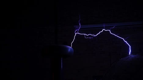 tesla coil arcs arcs and sparks with lightening discharge