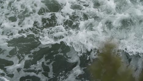 Beautiful-slow-motion-wave