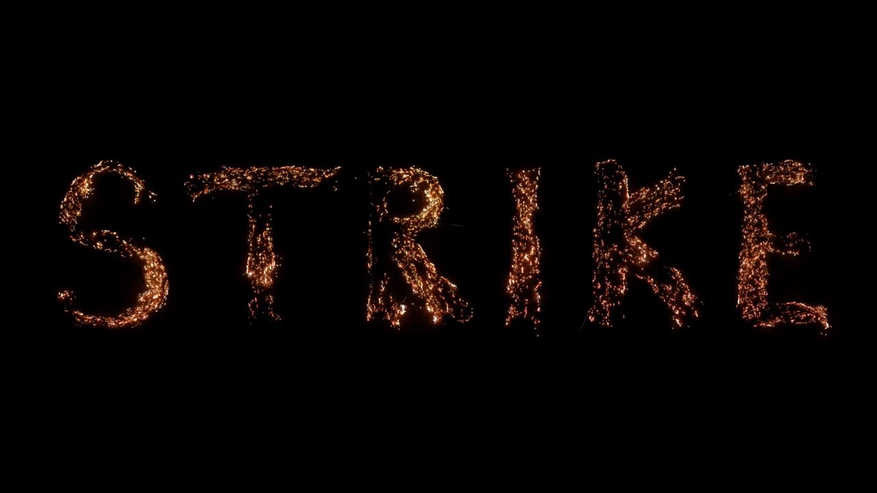 단어 스트라이크 불타는, 투명한 배경에 연소하는 강철 양털, 아름다운 연소.