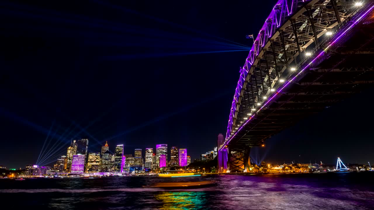 생생한 시드니 축제 기간 동안 시드니 하버 브릿지