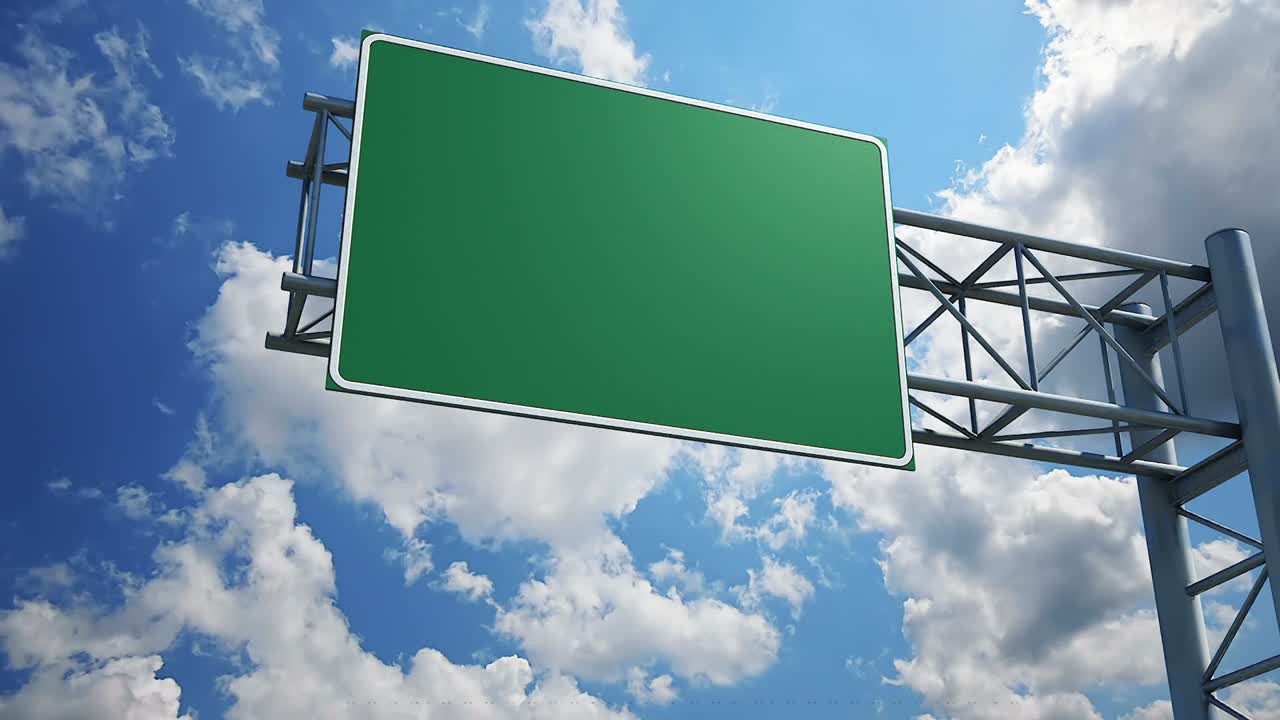 tabla de tráfico aérea en blanco de 4k con nubes en movimiento en el fondo