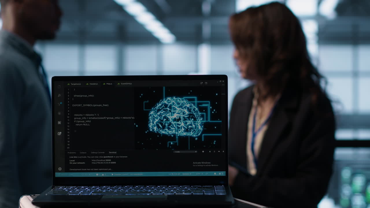 un portátil impulsado utilizado para supervisar grupos de servidores, de cerca