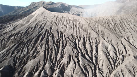 Monte-Bromo-Volcán-Grieta-Luna-Como-Paisaje